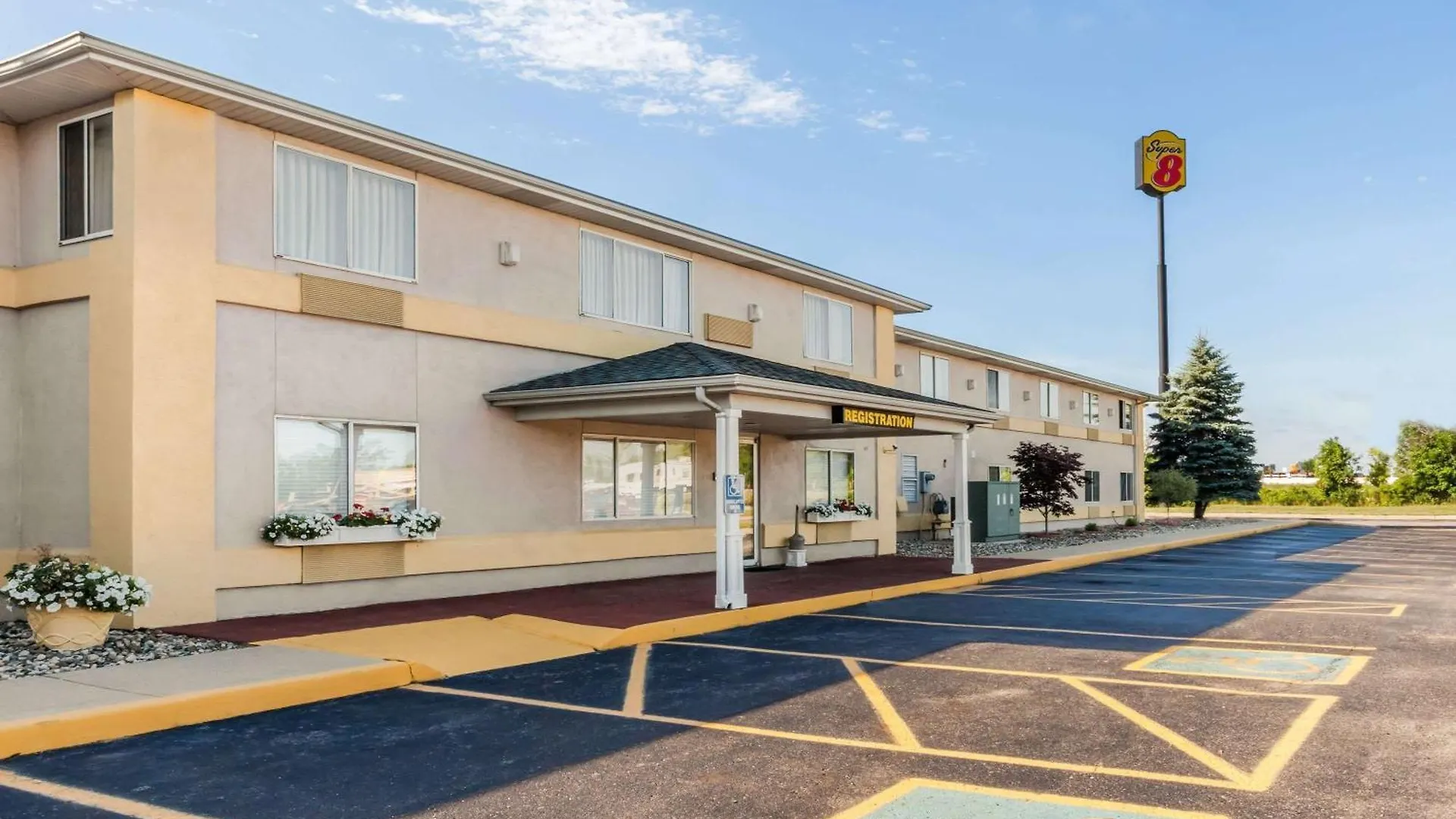 8 Family Hotels In Michigan That Deliver For Kids And Parents
